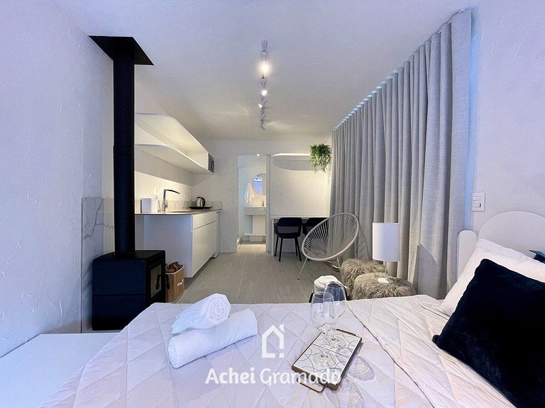 Tiny House Santorini by Achei Gramado