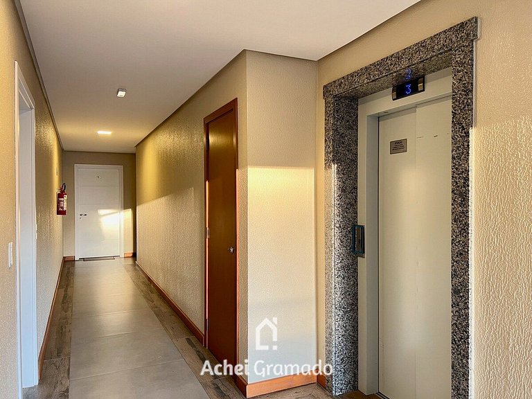 Impecável Apartamento c/ 2 Suítes by Achei Gramado