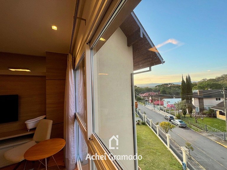 Impecável Apartamento c/ 2 Suítes by Achei Gramado
