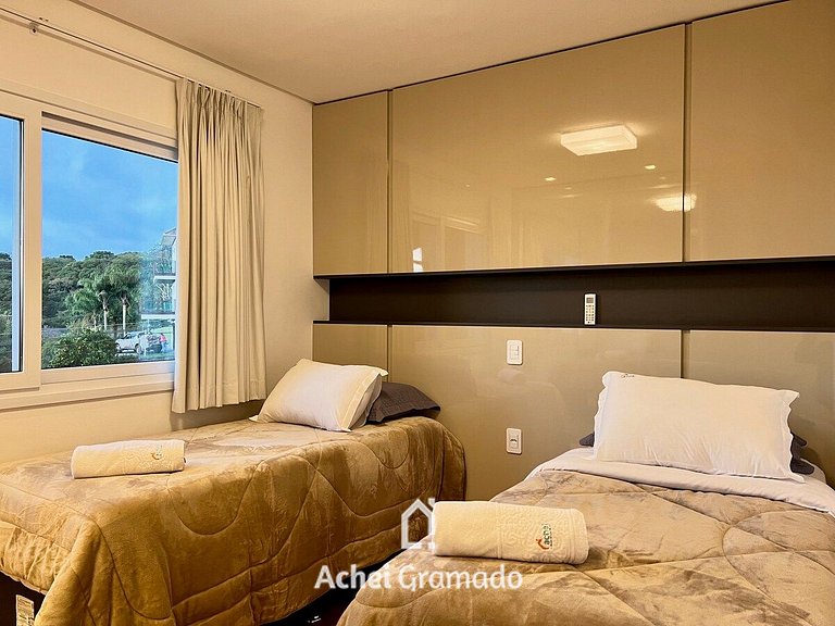 Impecável Apartamento c/ 2 Suítes by Achei Gramado