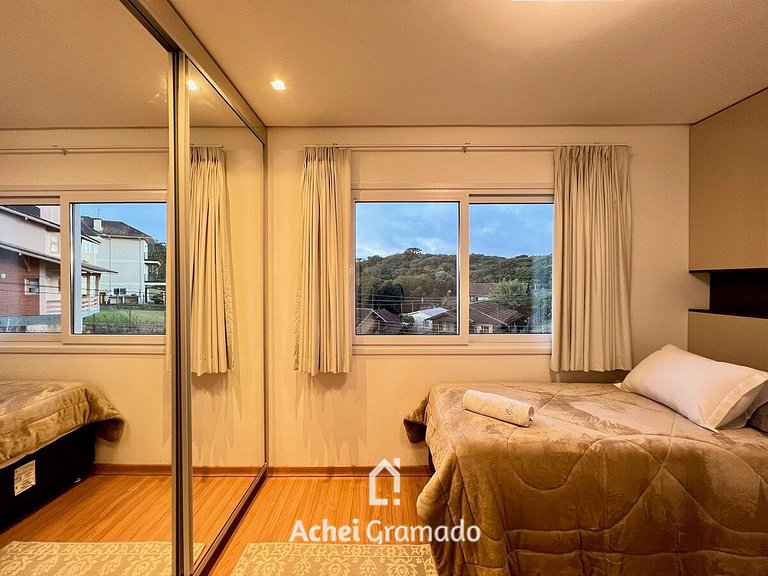 Impecável Apartamento c/ 2 Suítes by Achei Gramado