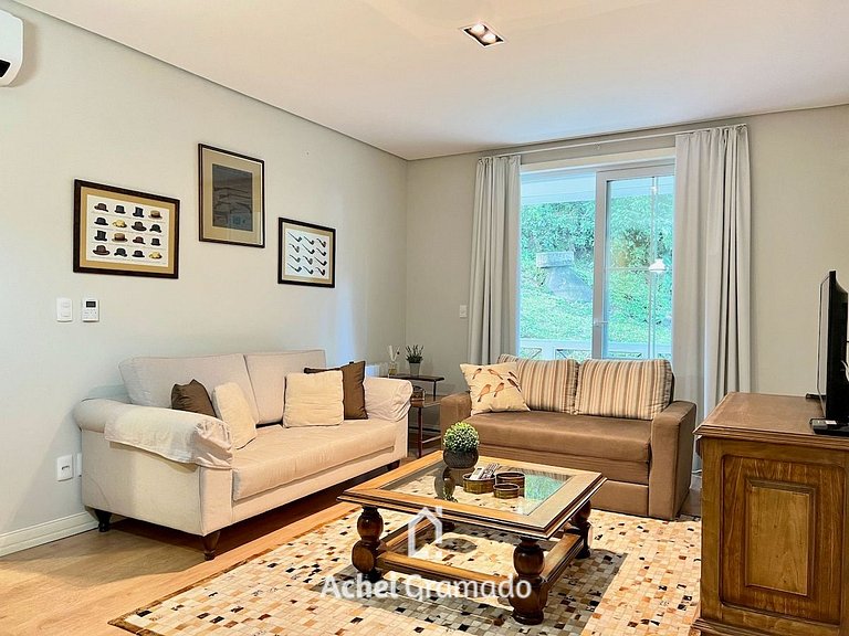 Homelland 2 dorm 400m Rua Coberta by Achei Gramado