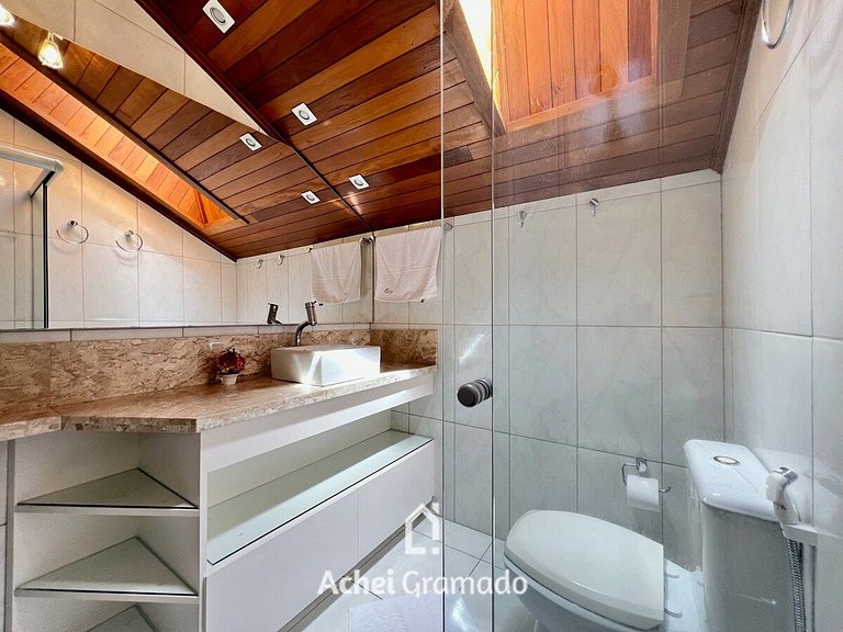 Apto Duplex a 400m Rua Coberta de Canela by Achei