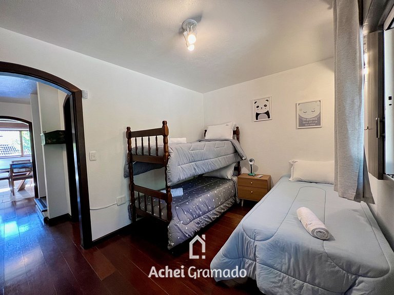 Casa Allegro 3dorm prox Lago Negro by AcheiGramado