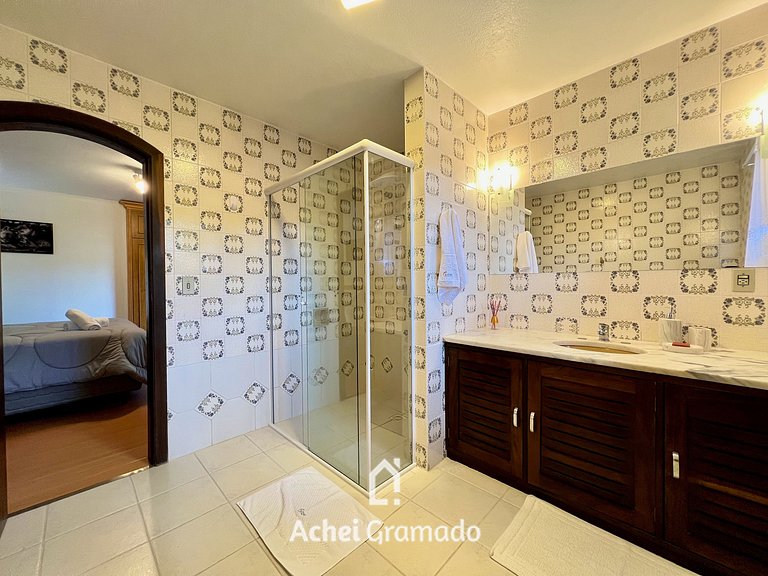Casa Allegro 3dorm prox Lago Negro by AcheiGramado