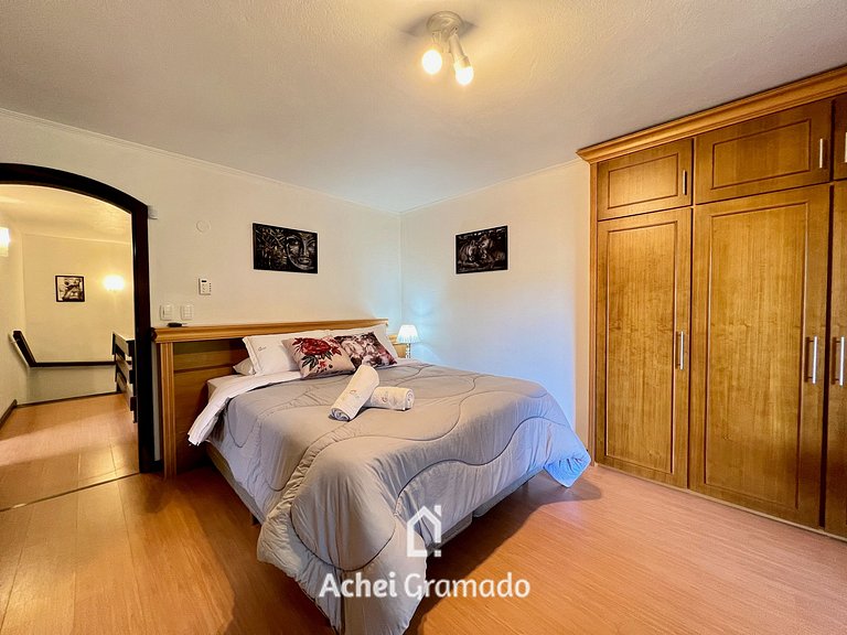 Casa Allegro 3dorm prox Lago Negro by AcheiGramado