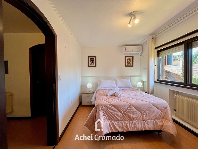 Casa Allegro 3dorm prox Lago Negro by AcheiGramado