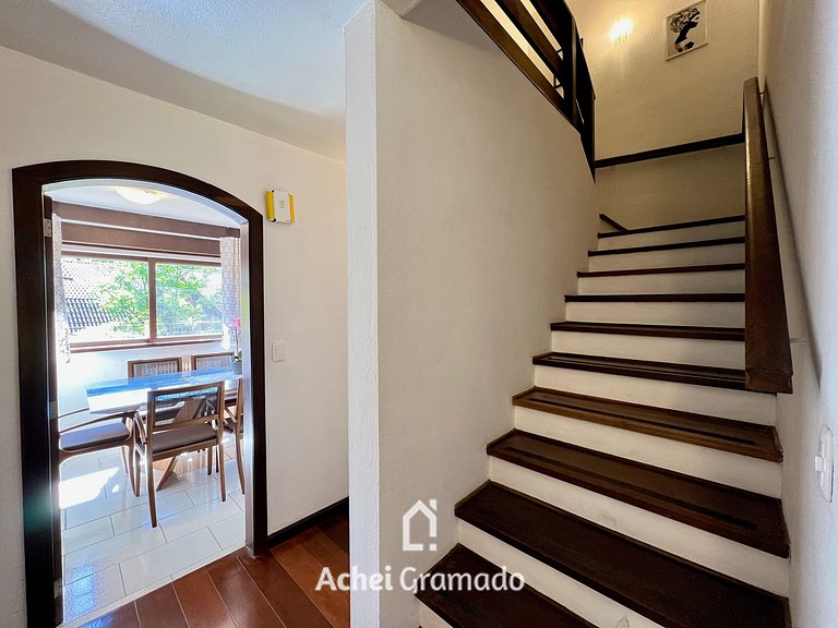Casa Allegro 3dorm prox Lago Negro by AcheiGramado