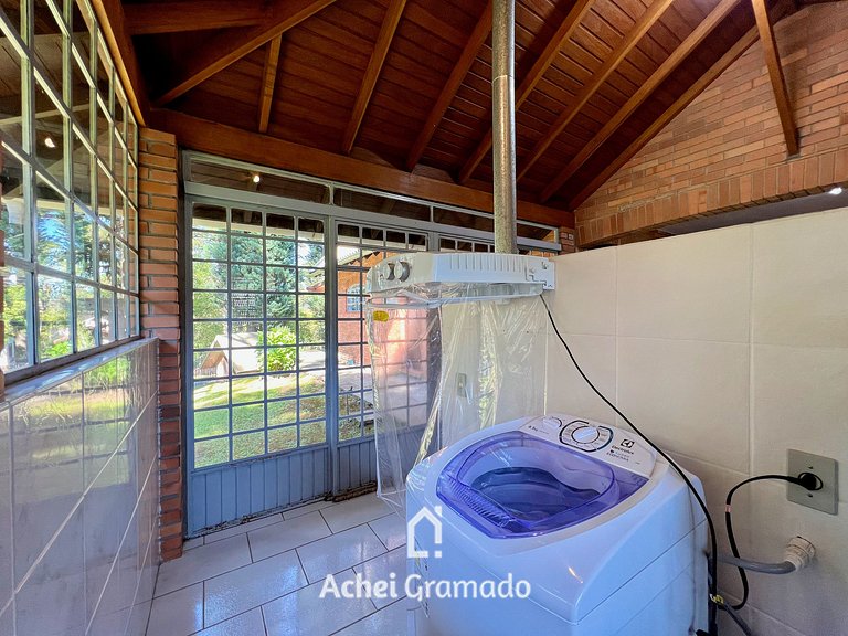 Casa Allegro 3dorm prox Lago Negro by AcheiGramado