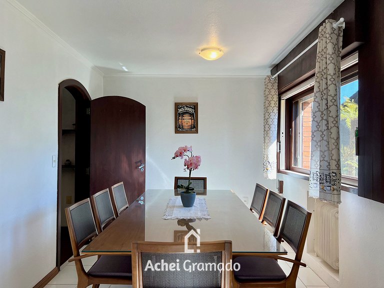 Casa Allegro 3dorm prox Lago Negro by AcheiGramado