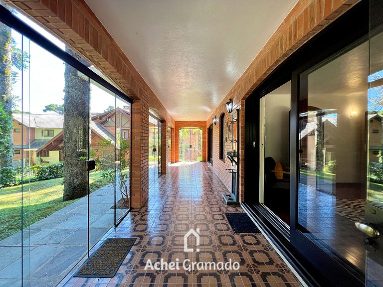 Casa Allegro 3dorm prox Lago Negro by AcheiGramado
