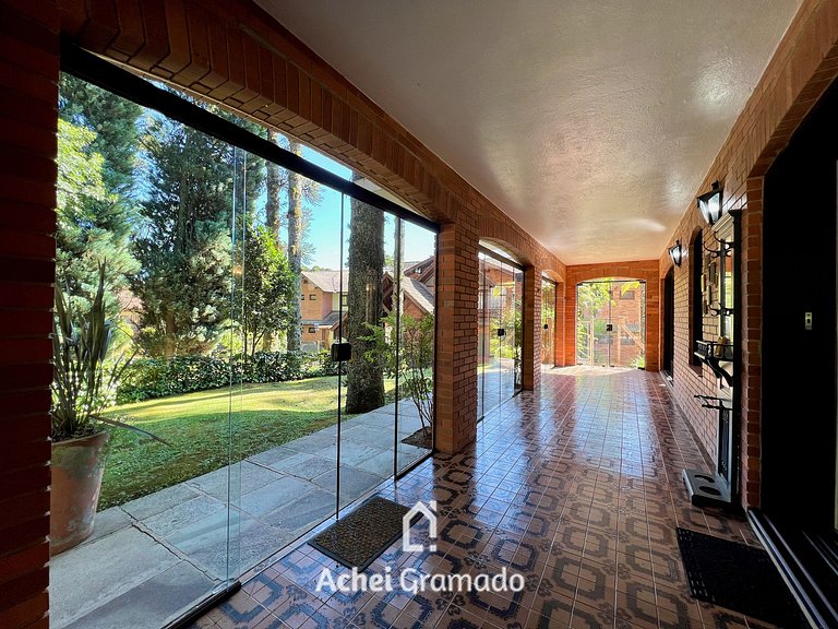Casa Allegro 3dorm prox Lago Negro by AcheiGramado