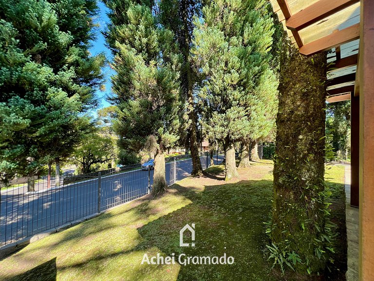 Casa Allegro 3dorm prox Lago Negro by AcheiGramado
