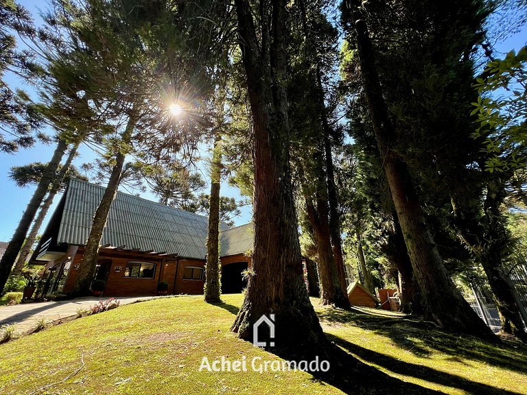 Casa Allegro 3dorm prox Lago Negro by AcheiGramado