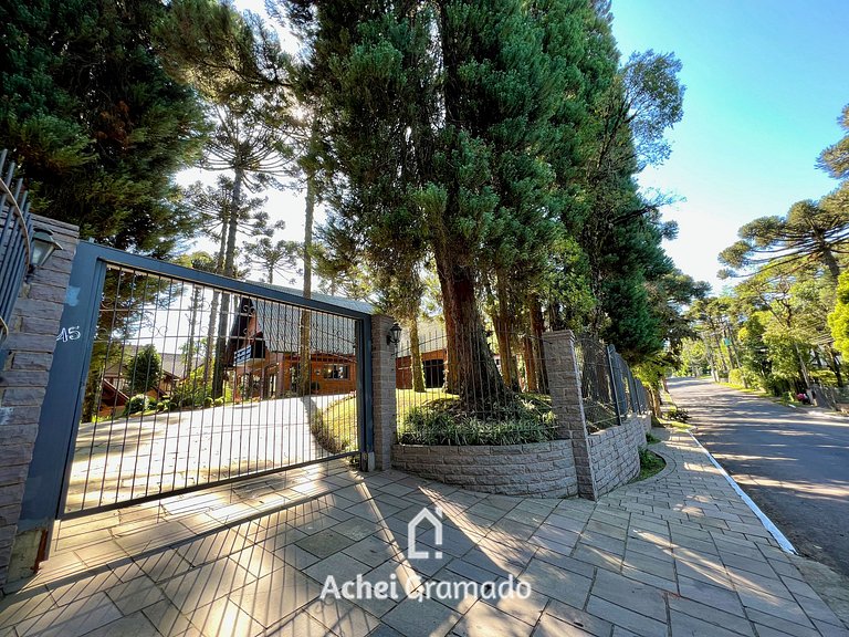 Casa Allegro 3dorm prox Lago Negro by AcheiGramado