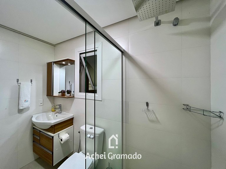 Delle Alpi 2 dorm ao lado Roda Gigante by Achei