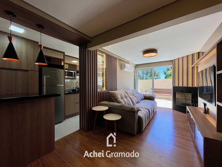 Apartamento 2 dorm e VARANDA a 3 QD RUA COBERTA