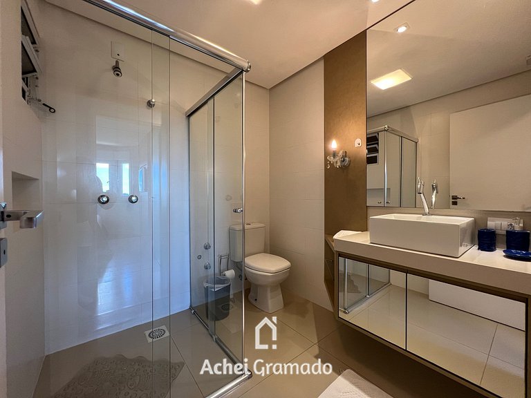 Altos de Gramado 3 dorm by Achei Gramado