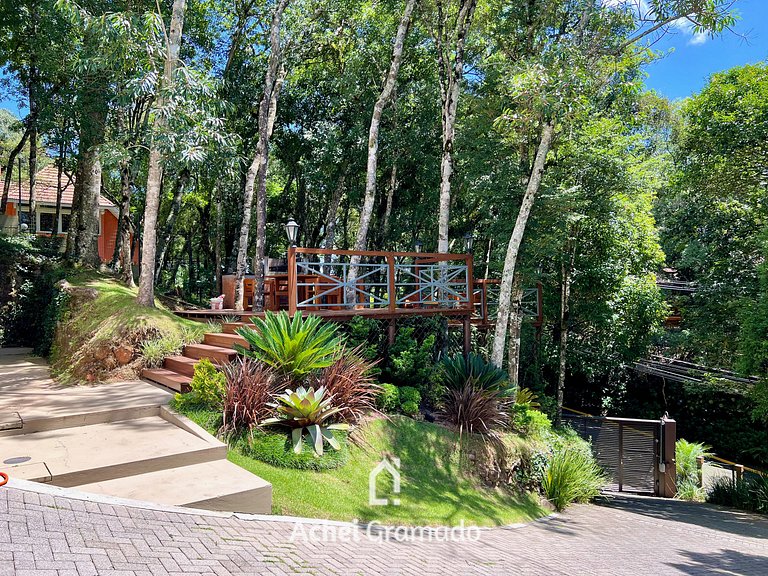 Altos de Gramado 3 dorm by Achei Gramado
