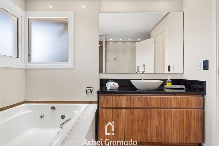Casa de Cinema 3 dorm e Jacuzzi by Achei