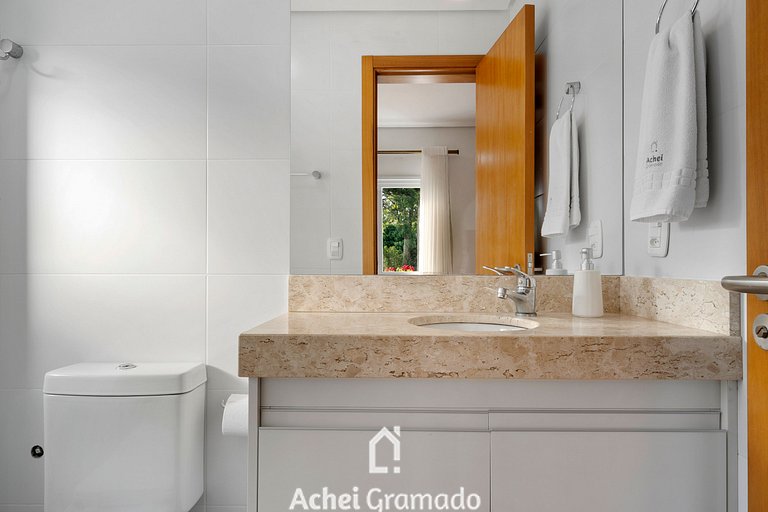 Casa de Pedra 2 Suítes c/ Piscina by Achei Gramado