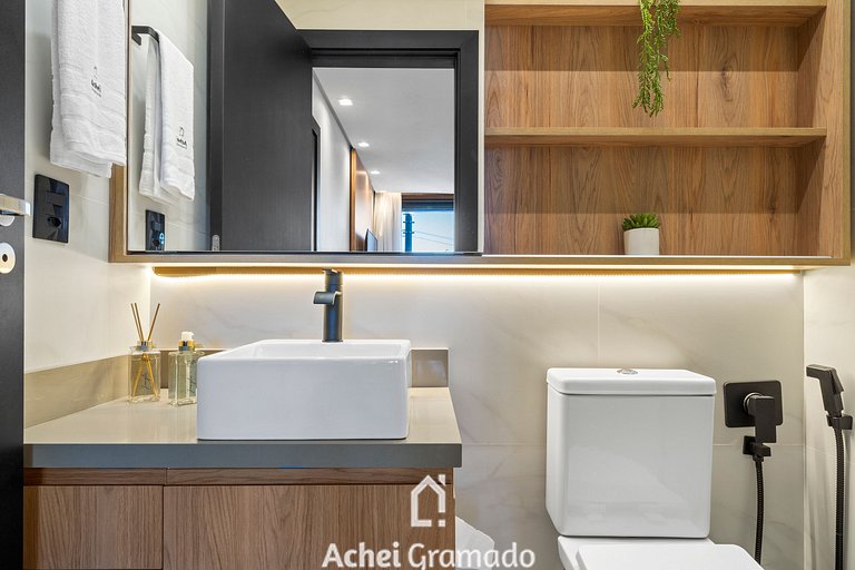 Welter You Luxo 1dorm e Piscina Aquecida by Achei