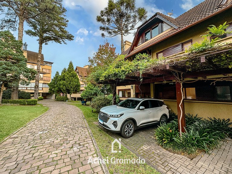 Villa Del Fiori com Piscina Aquec by Achei Gramado