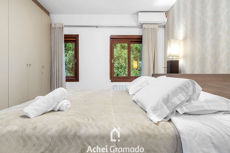 Villa Del Fiori com Piscina Aquec by Achei Gramado