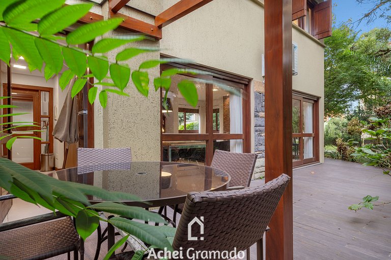 Villa Del Fiori com Piscina Aquec by Achei Gramado