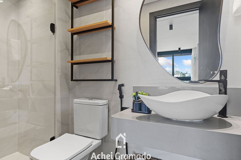 Welter You 1dorm e Piscina Aquecida by Achei