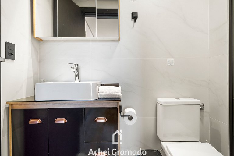 Welter You com Piscina 1 dorm by Achei