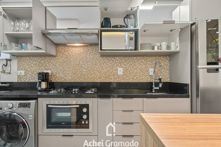 Villagio Del Venetto com ampla varanda by Achei