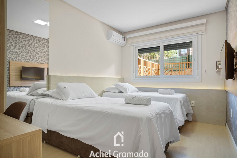 Villagio Del Venetto com ampla varanda by Achei