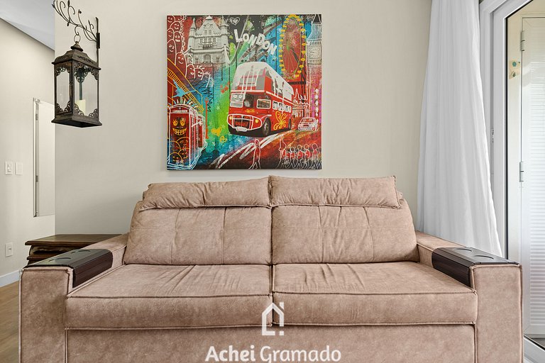 Loft com varanda p/ nascer do sol by Achei Gramado