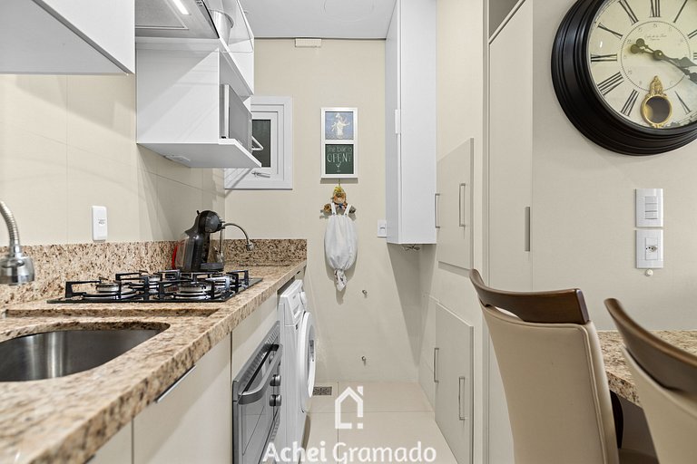 Loft com varanda p/ nascer do sol by Achei Gramado