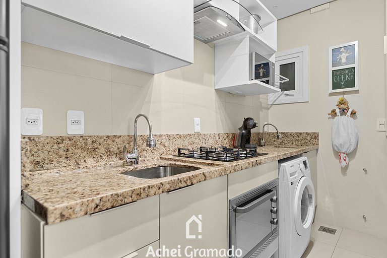 Loft com varanda p/ nascer do sol by Achei Gramado
