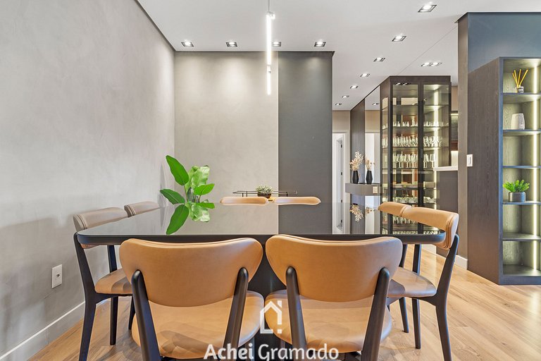 Requinte a passos da Rua Torta by Achei Gramado