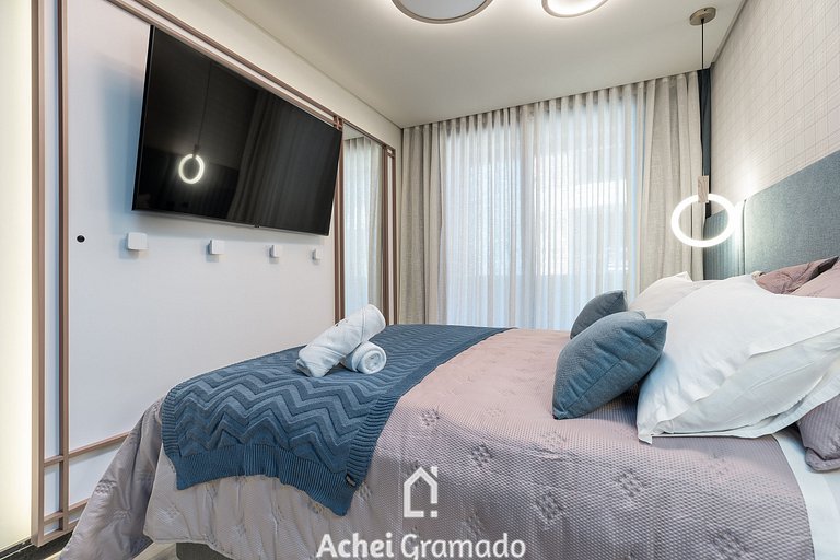 Elegância e Conforto com Piscina Aquecida by Achei