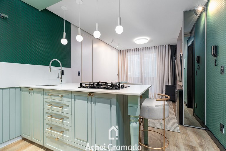 Elegância e Conforto com Piscina by Achei