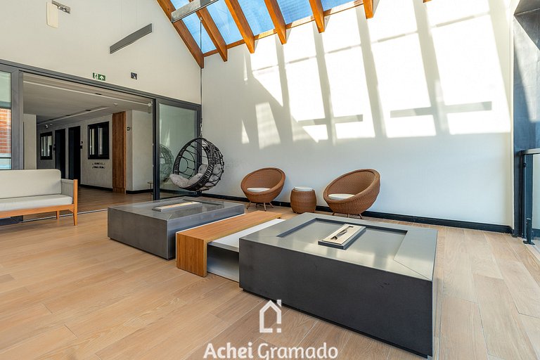 Elegância e Conforto com Piscina Aquecida by Achei