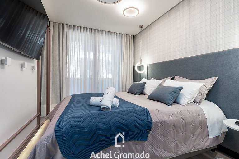 Elegância e Conforto com Piscina Aquecida by Achei