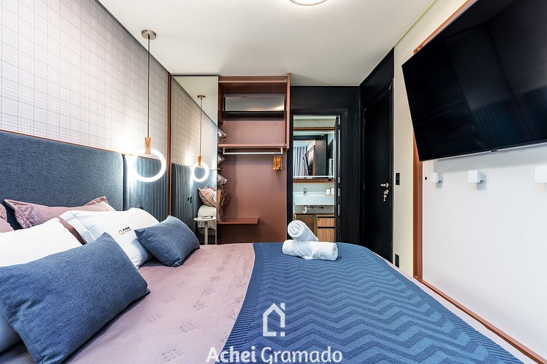 Elegância e Conforto com Piscina Aquecida by Achei