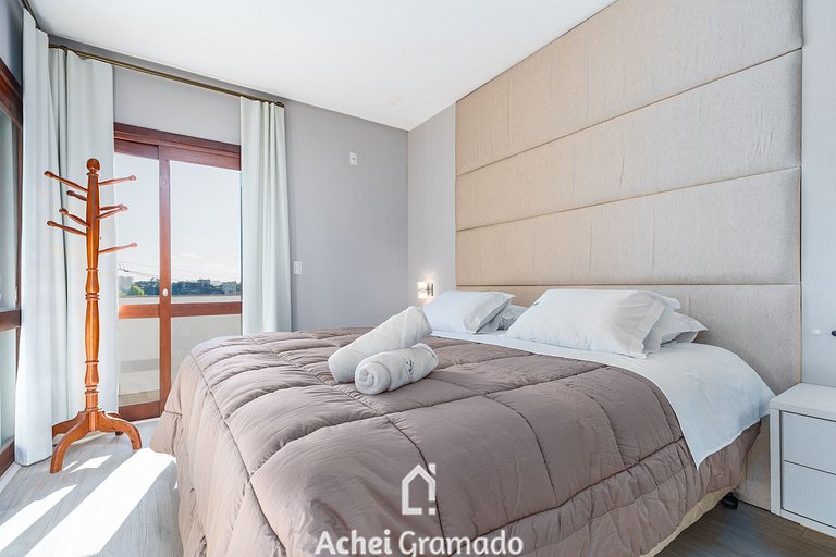 Conforto a 350m da Rua Coberta by Achei Gramado
