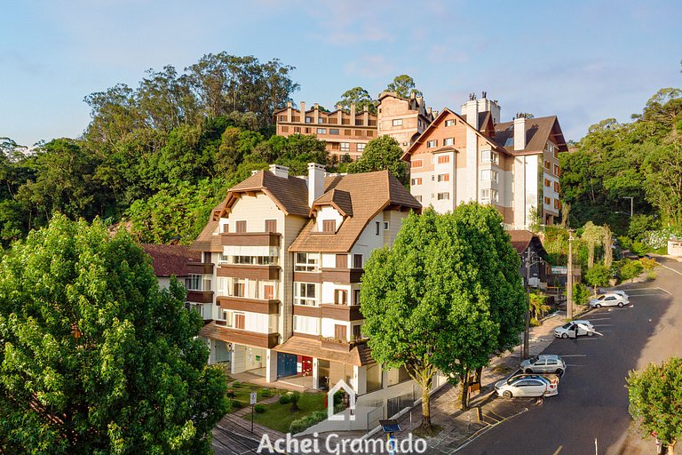 Conforto a 350m da Rua Coberta by Achei Gramado