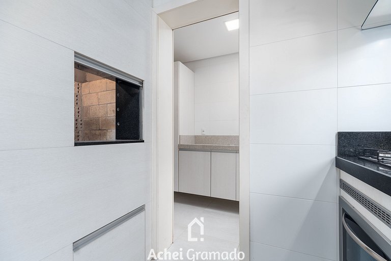 Conforto a 350m da Rua Coberta by Achei Gramado