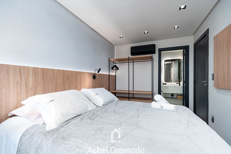 Lindo Apto com Piscina e Academia by Achei