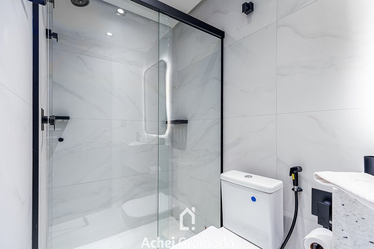 Lindo Apto com Piscina e Academia by Achei