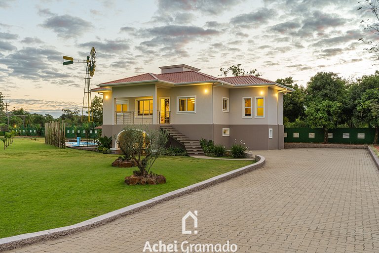 Casa Sítio Caminhos da Serra by Achei