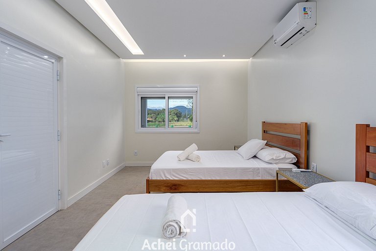 Casa Sítio Caminhos da Serra by Achei