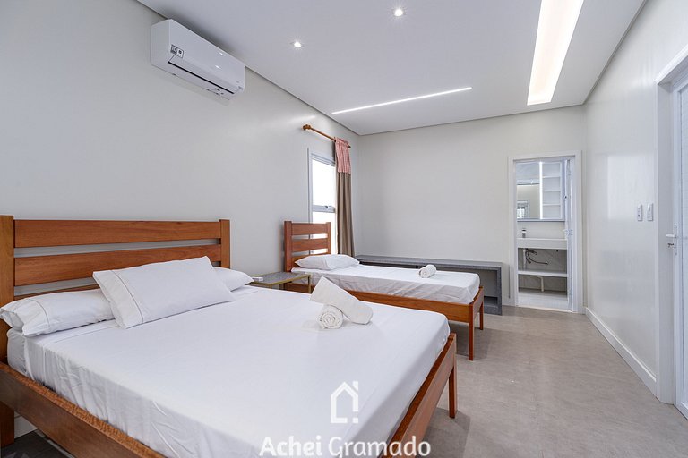 Casa Sítio Caminhos da Serra by Achei